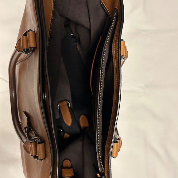 Coach tan leather laptop bag / carry-all | tons of pockets! - Picture 4 of 9